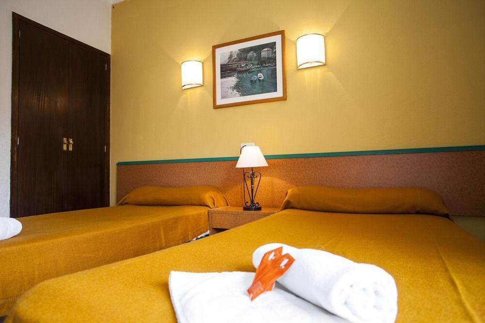 Elegance Playa Arenal III Hostel El Arenal  Exterior photo